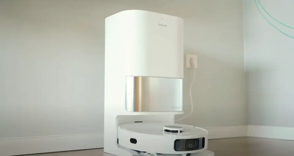 le Dreame l10s Ultra est le meilleur robot aspirateur laveur avec station de vidange automatique